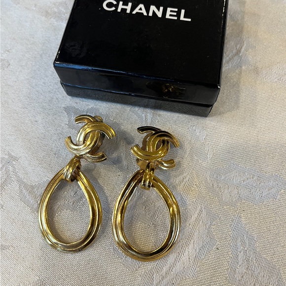 Chanel CC clip on drop earrings - Picture 4 of 7